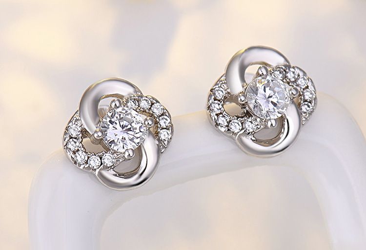 Orecchini alla moda in zircone temperamento stile donna mulino a vento moda semplice orecchini cavi con diamanti_voghion.com