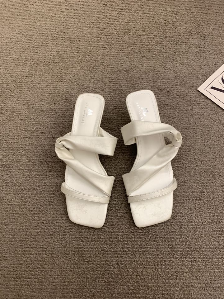 Slope Heel Sandals With A Niche Design Sense, Straight Strap High Heels, Summer Silver Sandals, New Roman, Women's_voghion.com