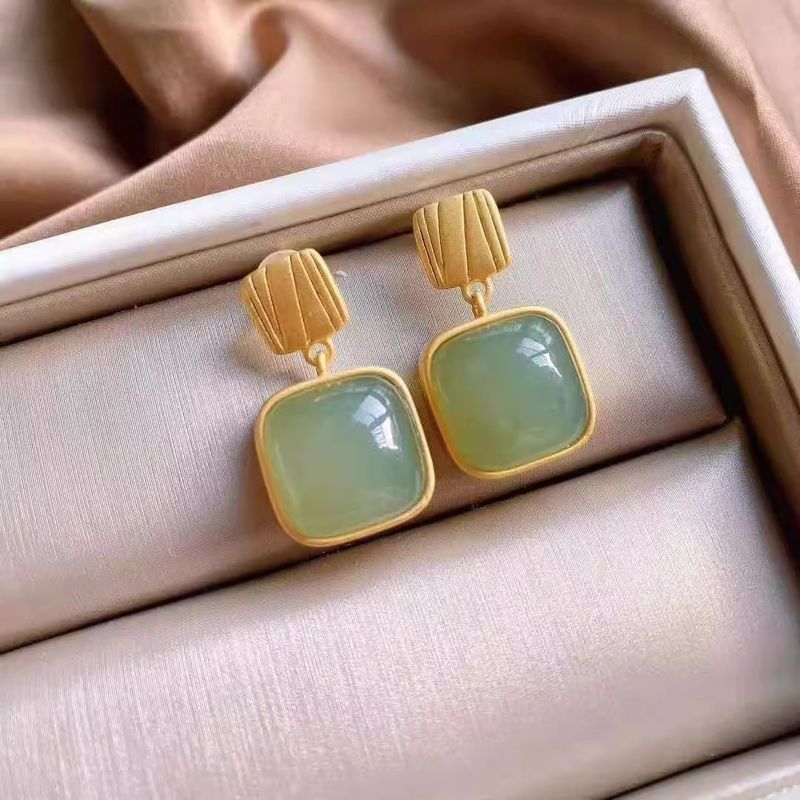 for Women Korean And Japanese Style Short High-end Round Face Suitable Hetian Jade Earrings Versatile Green Studs_voghion.com
