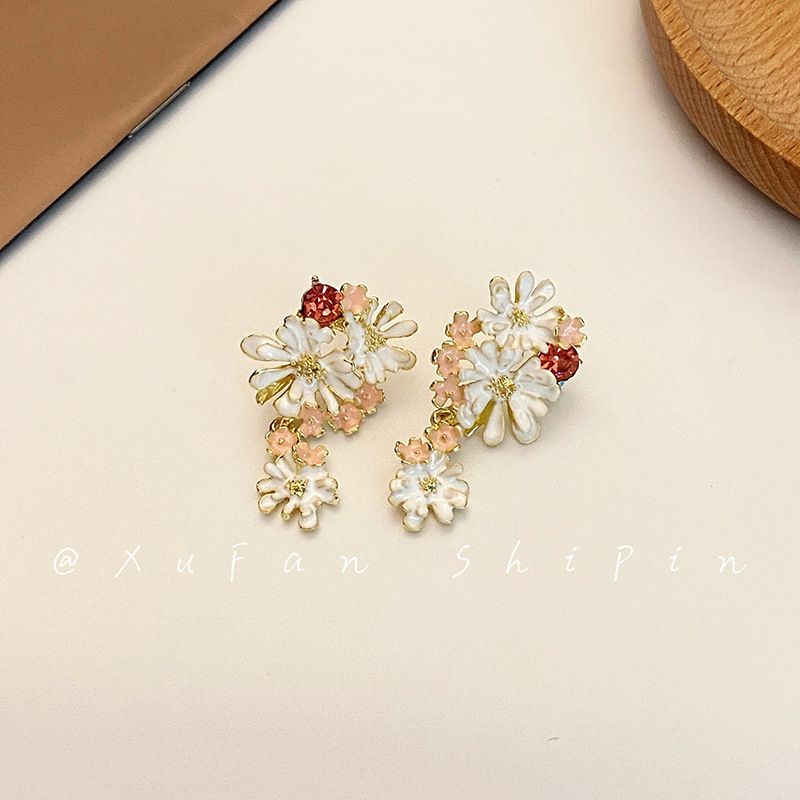 French Sweet Colorful Cluster Daisy Earrings Niche Design Artistic Style Girly Heart Versatile Ear Accessories_voghion.com