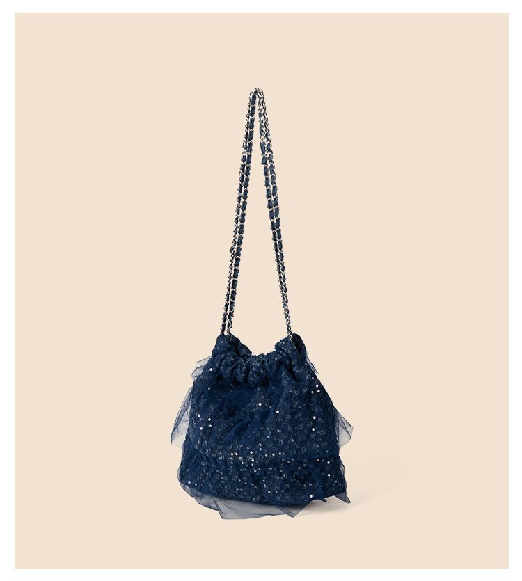 Broken hole denim shoulder sequined mesh, new bucket bag, niche design, high-end feel, large capacity armpit bag_voghion.com