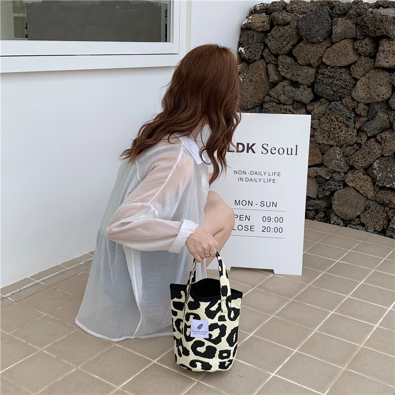16291 Western Style Rice Leopard Print Tote Bag Large Capacity Animal Print Canvas Shoulder Bag Portable Female Student Shopping Bag_voghion.com