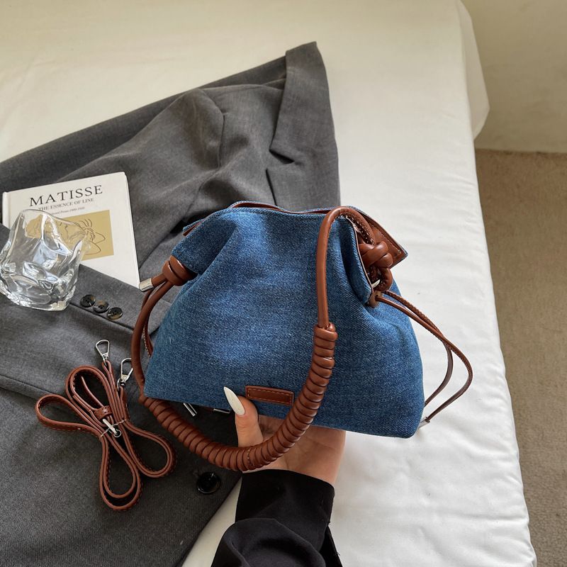 Nuova borsa piccola alla moda per donna, borsa a nuvola plissettata alla moda, borsa a secchiello con tracolla singola dalla texture unica_voghion.com