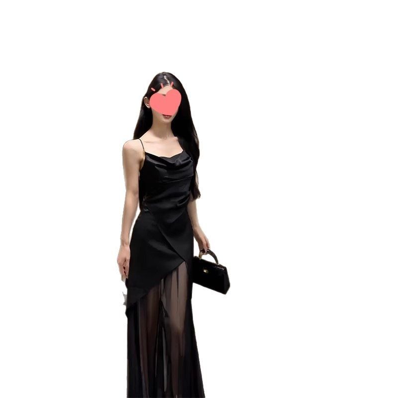 Abito lungo arricciato aderente elegante in raso nero con spalline sottili in stile francese, estivo, da donna_voghion.com