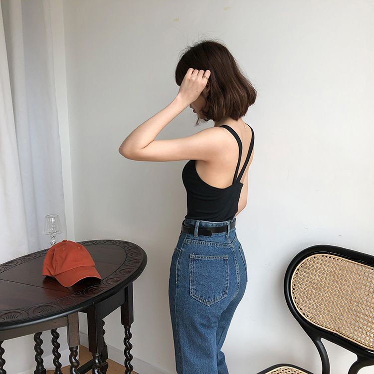 Moda feminina emagrecedora por dentro com uma camisa base_voghion.com