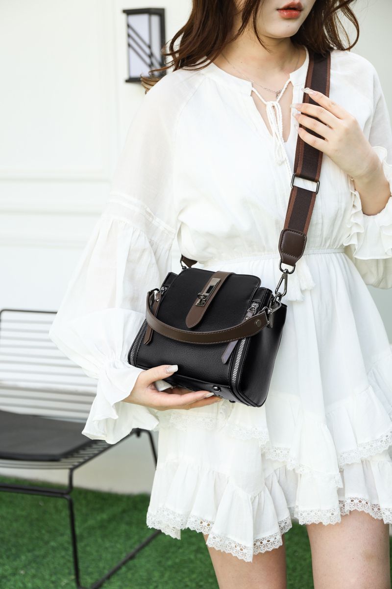 High quality minimalist crossbody for women, versatile 2024 new spring and summer niche French internet famous single_voghion.com