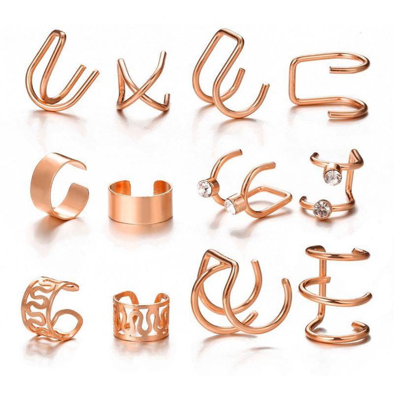 Set di cinque orecchini a cerchio semplici e creativi Shein, con foglia d'oro, cavi, a forma di C, senza fori_voghion.com