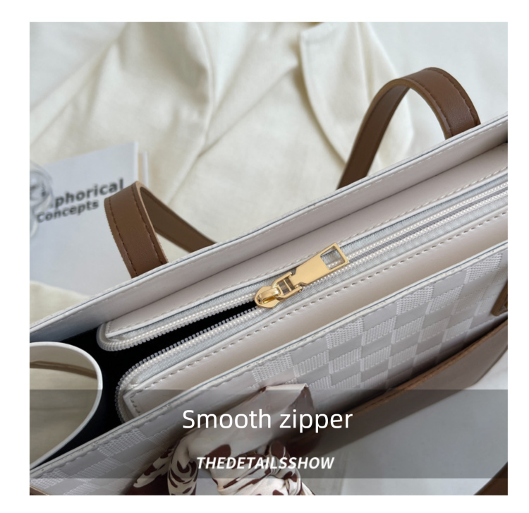 2025 New Trendy Hot Tote Women's Large Capacity Office Commuter Textured Shoulder Bag_voghion.com