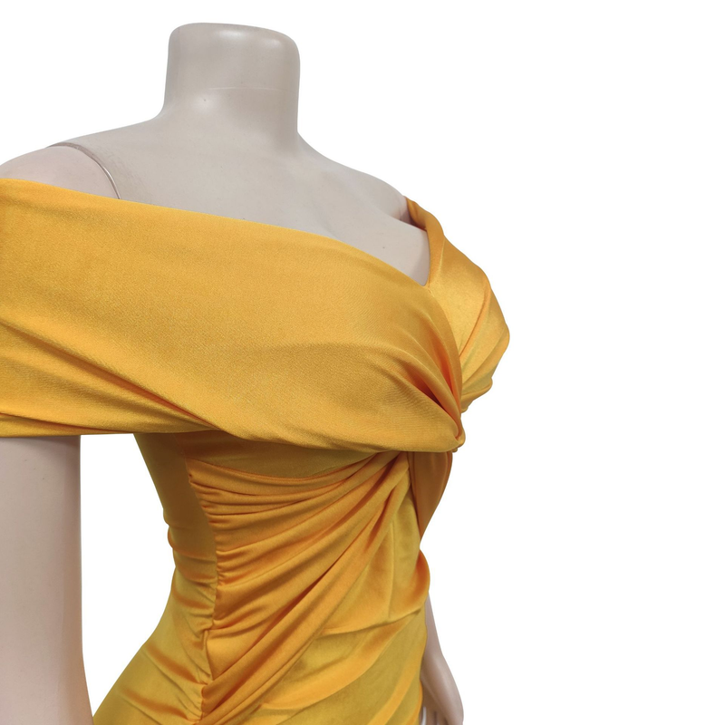 Abito da donna con gonna lunga senza maniche a pieghe in tinta unita_voghion.com
