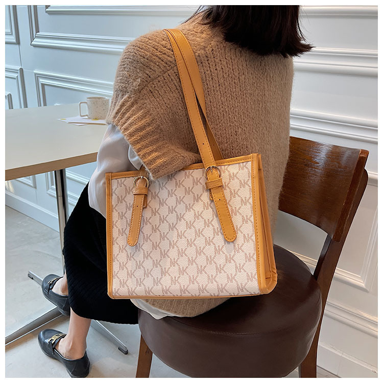 Fashionable New Versatile Trendy Tote Bag Women's Handbag Large Capacity Work Commuting Leisure Print Shoulder Bag_voghion.com