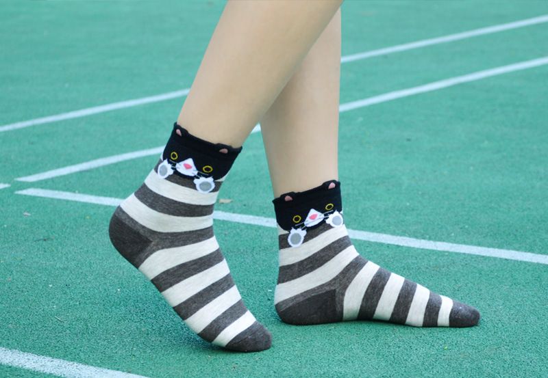 Damensocken, klassische horizontale Streifen, mittlere Röhre, Tier-Cartoon-Stereo-Socken_voghion.com