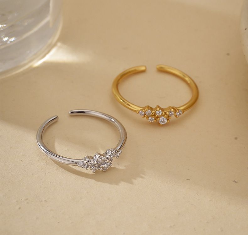 Elegante anello aperto in argento sterling 925 con zirconi cubici, fascia regolabile per l'uso quotidiano, design geometrico alla moda._voghion.com