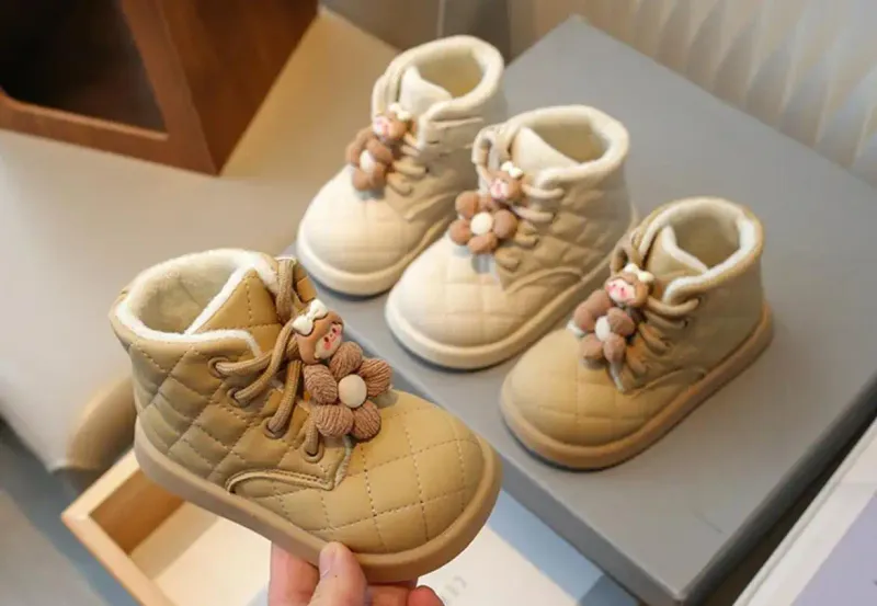 Novo 2024 Inverno Crianças Neve Quente Pelúcia Criança Meninos Antiderrapante Moda Bebê Meninas Botas Crianças Sapatos de Algodão_voghion.com