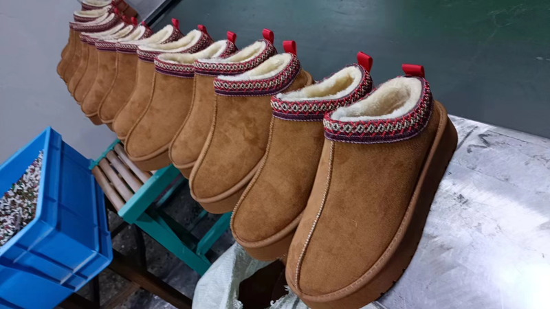 Women's cotton boots with velvet and fur one warm thick bottom sponge bottom without heel cotton shoes_voghion.com