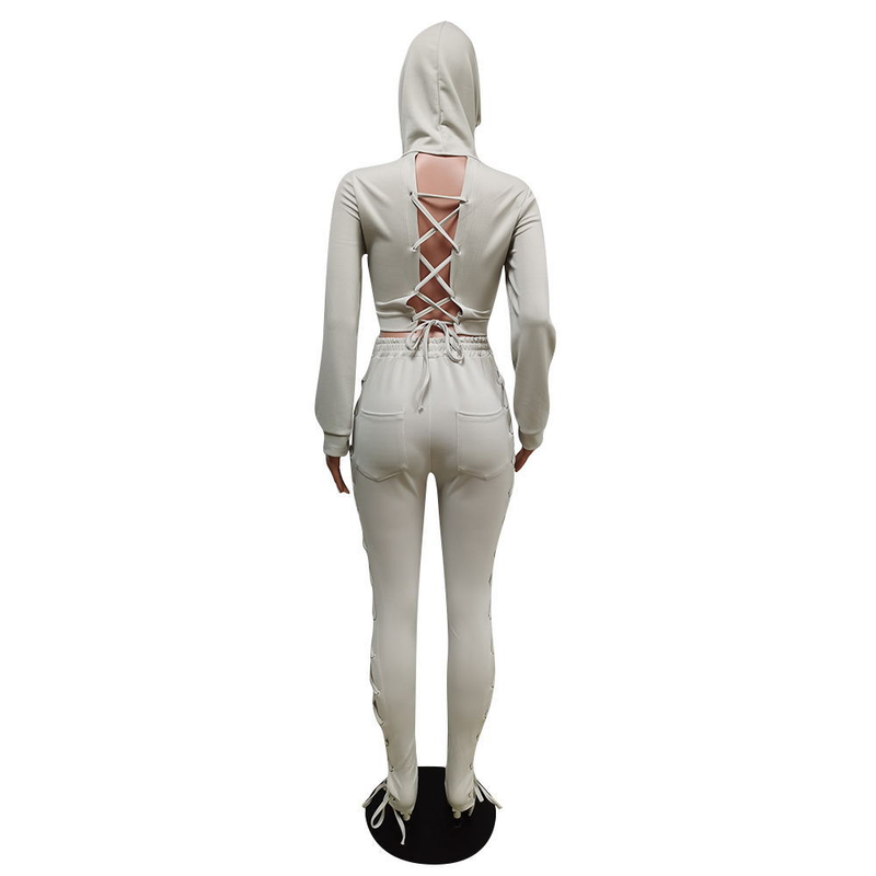 Modischer Damenanzug mit Schnürung und Hut_voghion.com