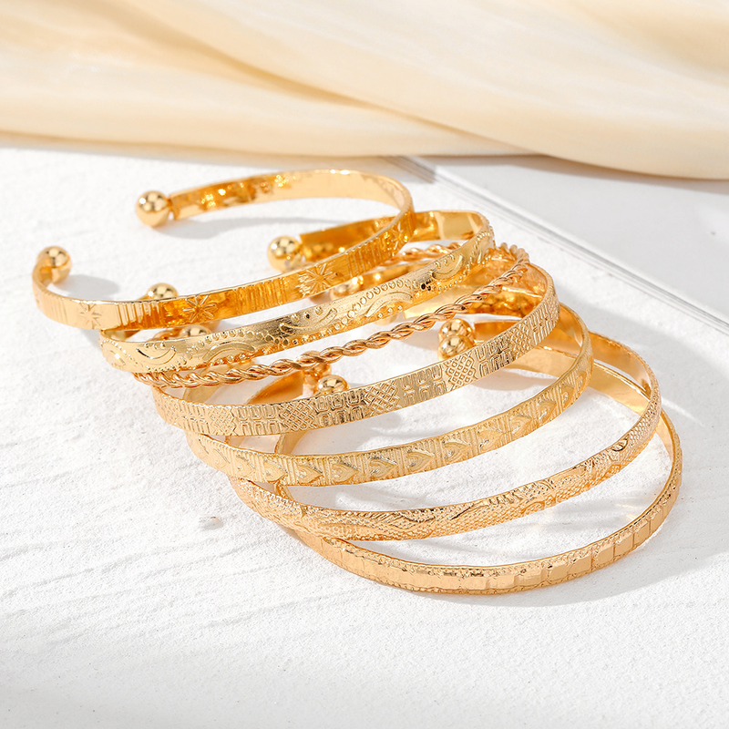 Bracciale da donna etnico vintage bohémien per vacanze al mare, con motivo a rombo e freccia, personalità esagerata, esagramma, apertura a torsione, set da 7 pezzi_voghion.com