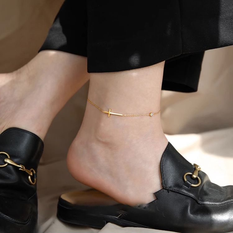 Neues luxuriöses Nischen-High-End-Fußkettchen aus Titanstahl mit Kreuz und Diamantbesatz für Damen, modische Super-Feen-Fußkette_voghion.com