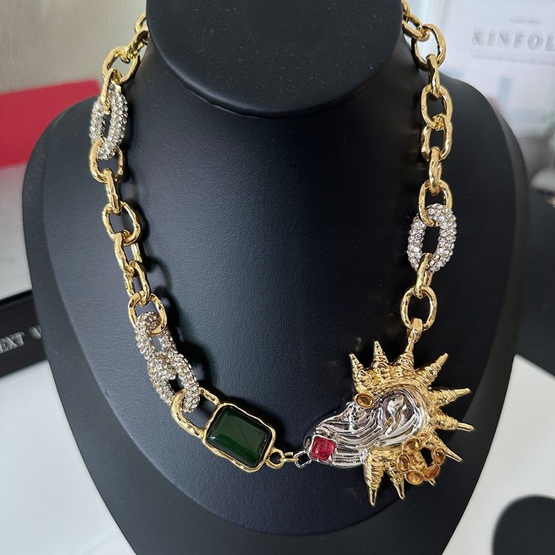Collana con fibbia OT, leggera e di lusso, con clavicola, intarsiata con diamanti, dal design artigianale pesante e artistico._voghion.com