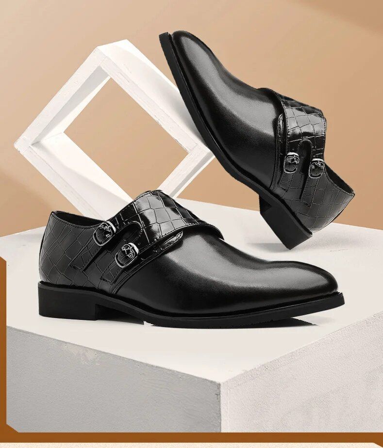 In der Frühlings- und Herbstsaison sind modische, verschleißfeste Freizeitschuhe aus Leder beliebt._voghion.com