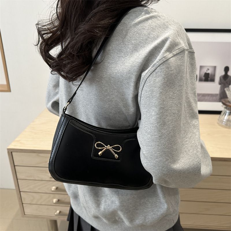 Elegante halbmondförmige Unterarm-Umhängetasche für Damen, schicke Freizeitmode, einfarbige Unterarmtasche_voghion.com