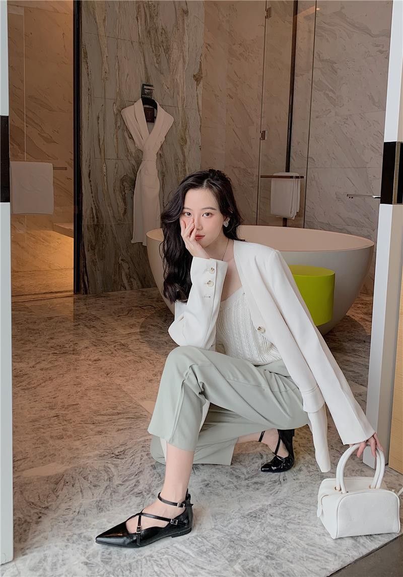 2024 nieuwe kleine dikke kruispuntige lage hak ondiepe mond gespband enkele schoen lente Franse damesschoenen_voghion.com