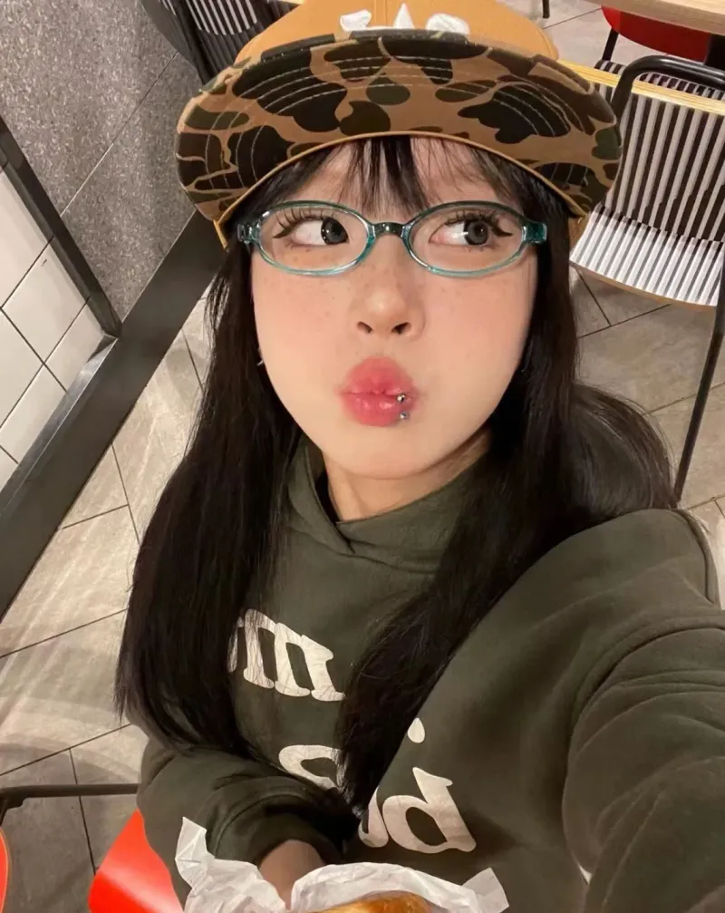Modischer japanischer ovaler Retro-Rahmen für Frauen, Y2K, Ins, ohne Make-up, schlichte Männer und Mädchen, süße dekorative Computerbrille_voghion.com