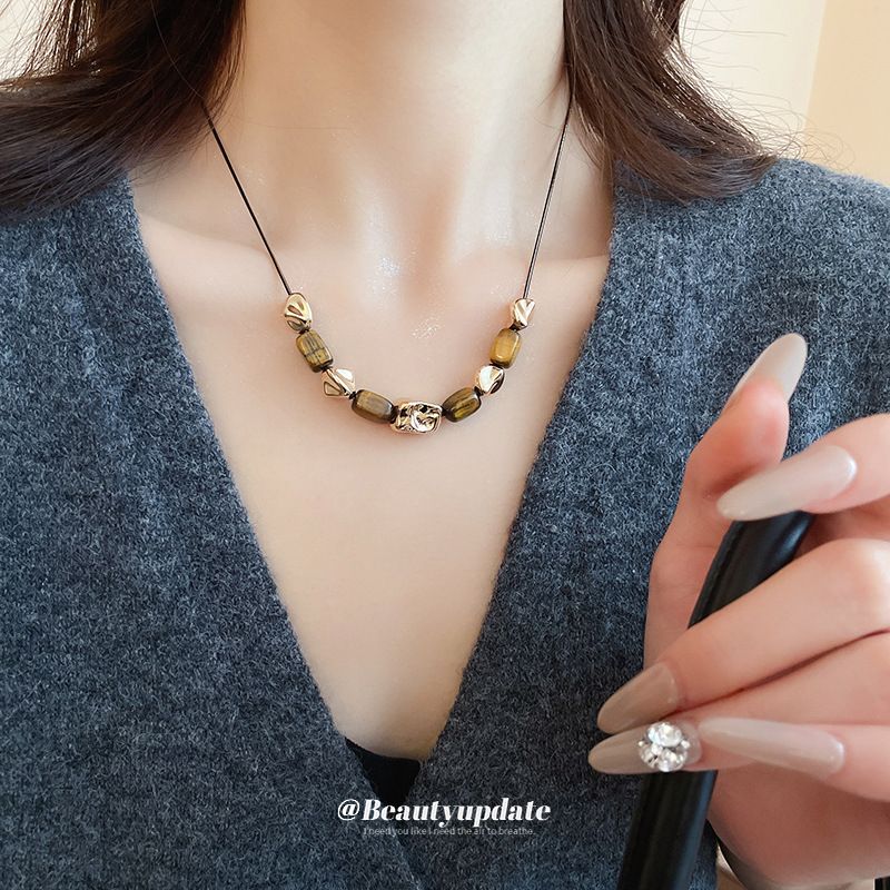 Collana con pietra occhio di tigre quadrata di Maillard per donna autunno inverno, piccola e unica, catena per clavicola, alta qualità._voghion.com