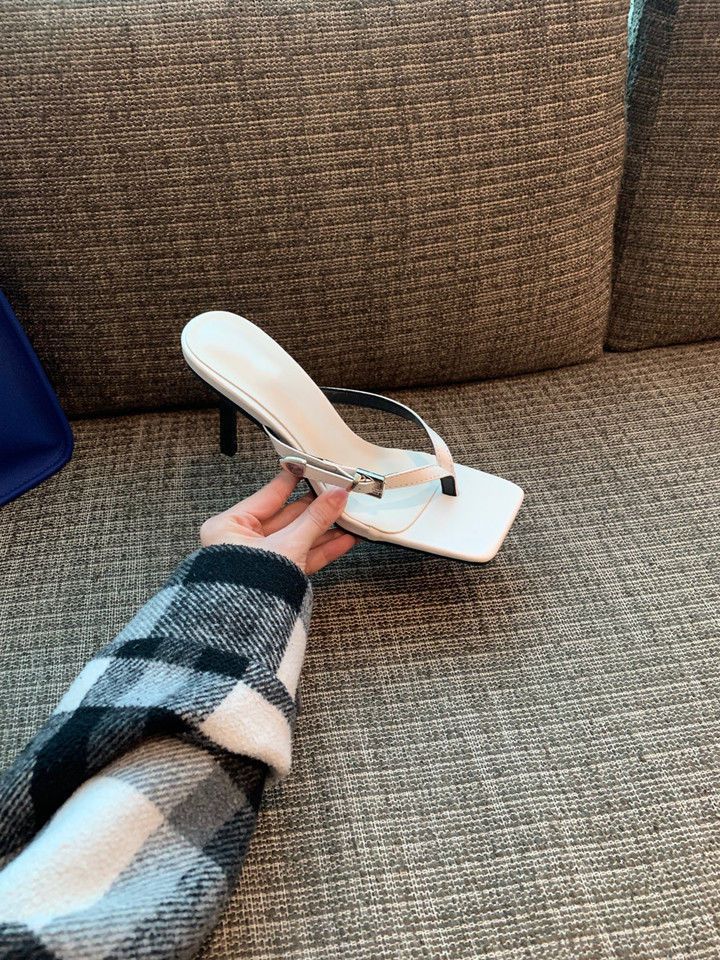 Le tue nuove infradito bianche da donna del 2025, punta quadrata, tacco sottile, di alta qualità, versatili, con tacco alto, alla moda e_voghion.com