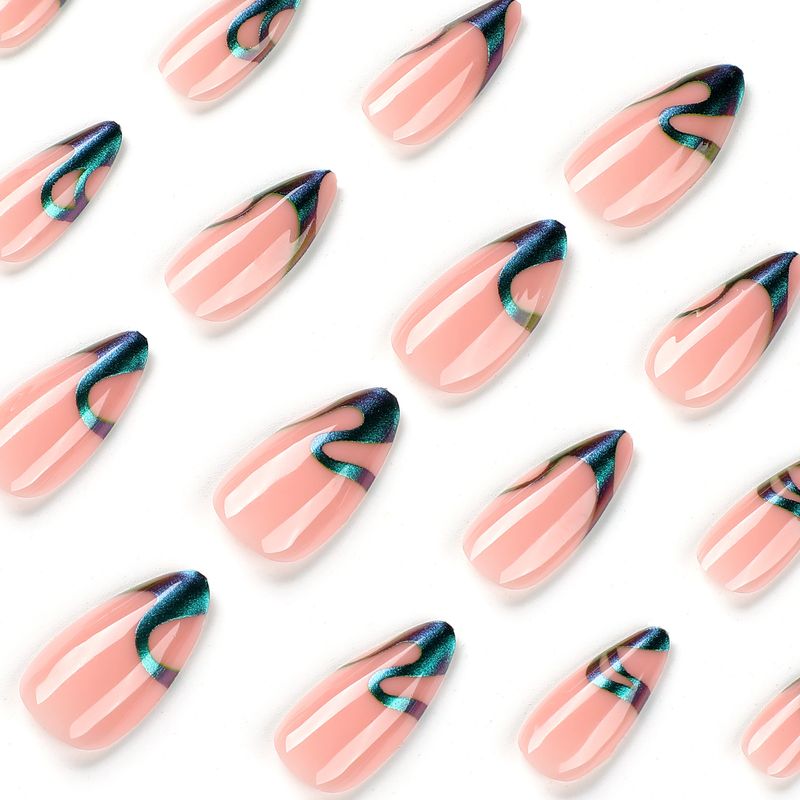 Usando pó de glitter camaleão, pratos franceses e produtos de unhas finalizados, pressione as unhas_voghion.com