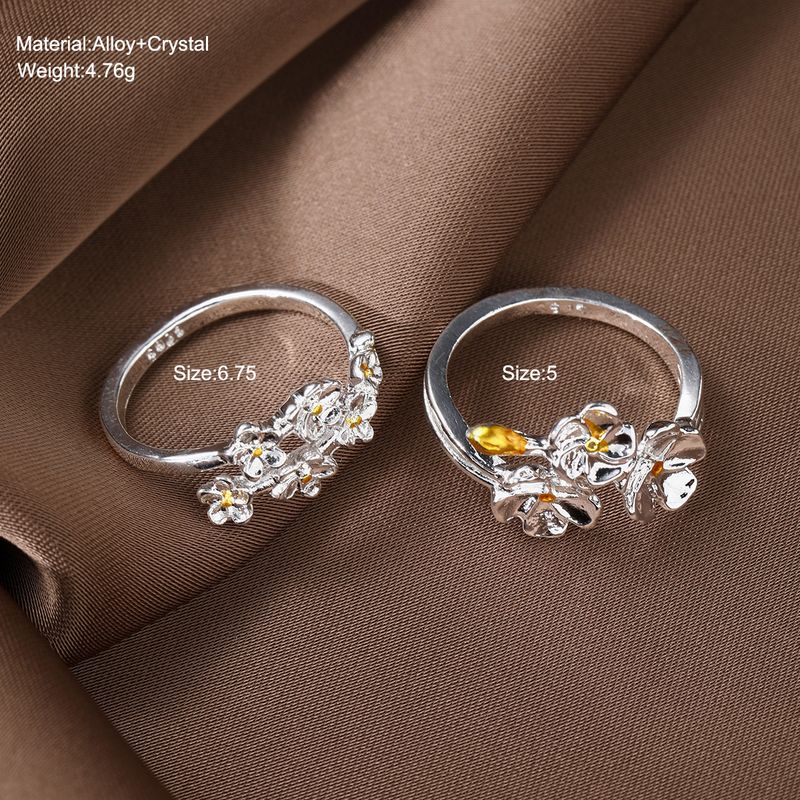 Ready Stock Einzigartiges zartes Blumenöffnungs-verstellbares Ringset für Frauen Koreanisch Sier Color Minimalistische Fingerringe Verlobung_voghion.com
