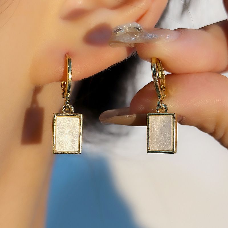 Korean square mother of pearl earrings, light luxury, niche temperament, high-end and atmospheric design, ear buckle earrings_voghion.com