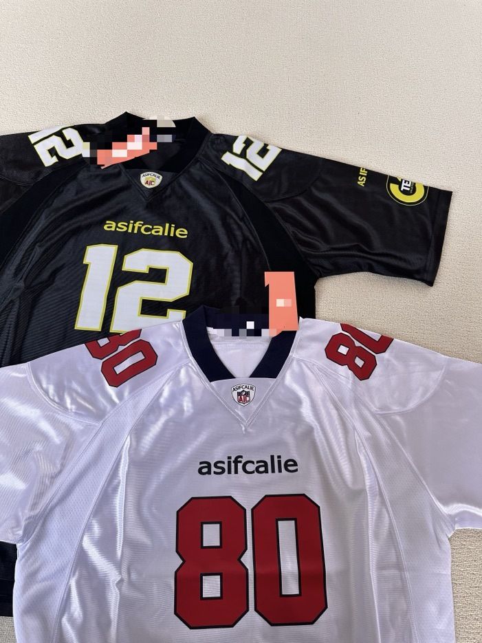 Top in jersey patchwork ispirato al K-Pop Minji - Maglietta ampia a maniche corte con ricamo e scollo a V_voghion.com