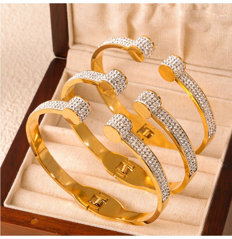 Conjunto de colar e pulseira de luxo com corrente em camadas e strass, aço titânio banhado a ouro, elegante e estiloso conjunto de corrente de osso de cobra_voghion.com