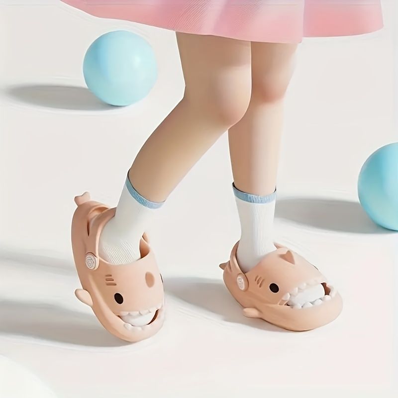 Zuecos con diseño de tiburón de EVA adorables para niños de ZXCDINO, zapatillas de suela suave antideslizantes, ligeras y transpirables, calzado para niños_voghion.com