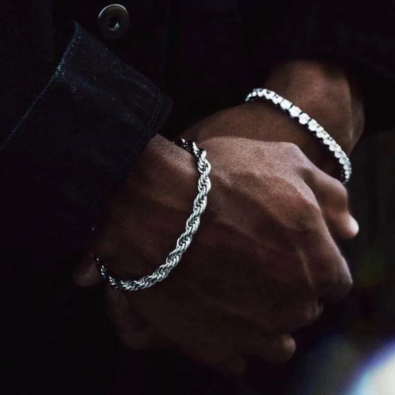 Herre- og damesmykker Enkel tynn titanstål vrikjede Trendy smykker Rustfritt stål gull hiphop armbånd falmer ikke kjede trend_voghion.com