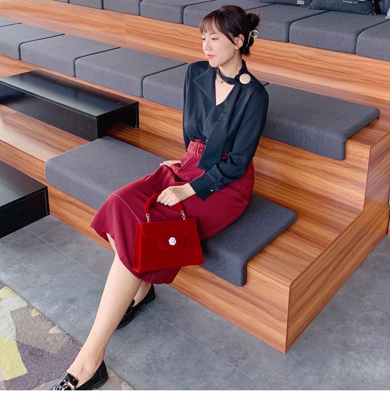 for Bride with Pearl Red Feeling Wedding Tide Summer Camellia 2024 New Handheld Bag_voghion.com