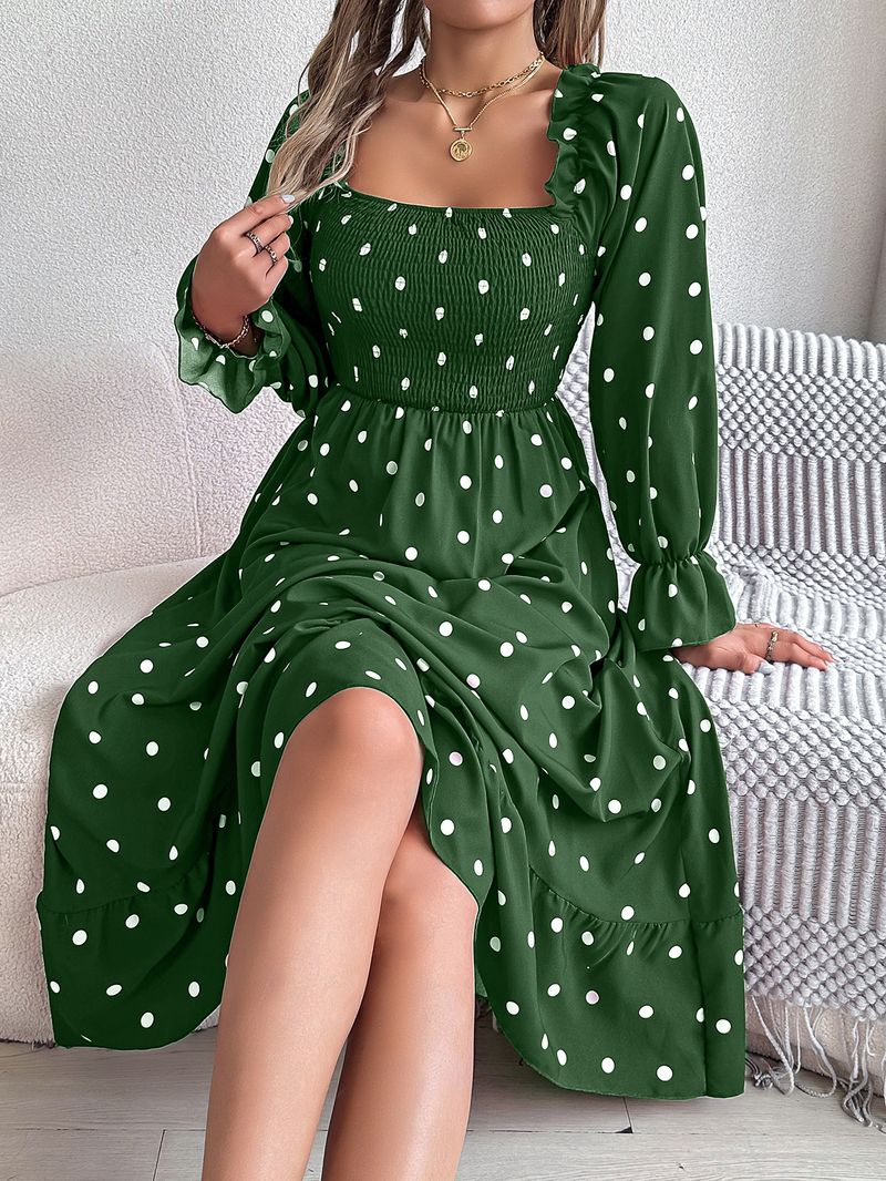 Abito lungo svasato a pois con scollo quadrato, casual, autunno inverno 2025, da donna_voghion.com