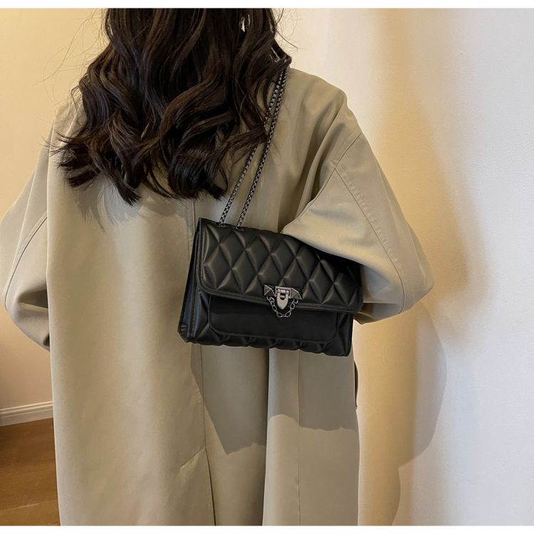 Sac messager à chaîne rétro en fil de broderie diamant de couleur unie populaire sac à bandoulière petit sac carré pour femme_voghion.com
