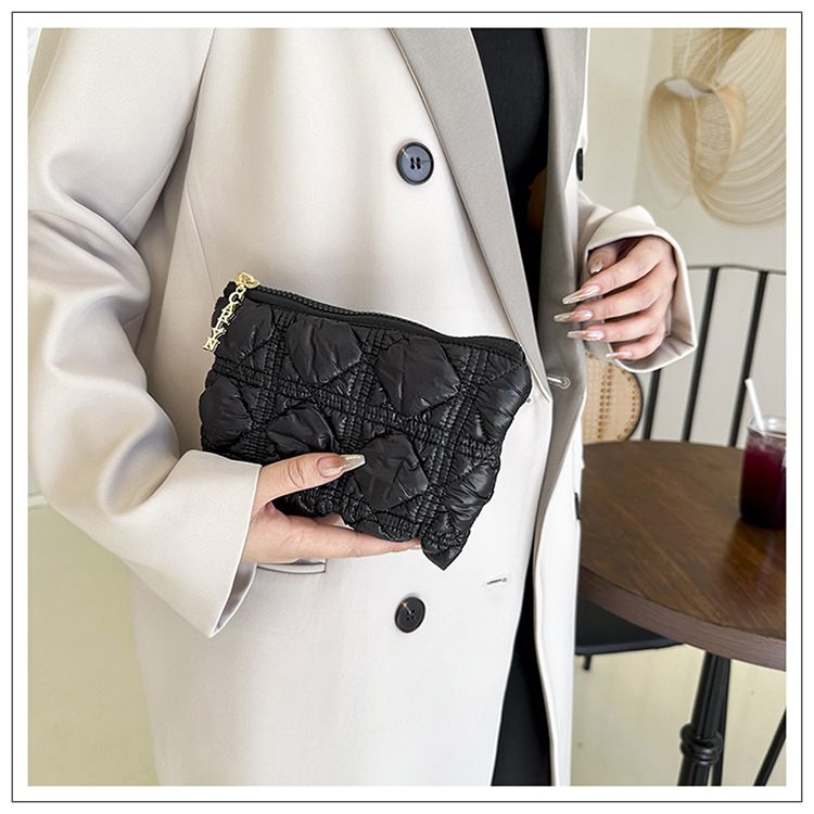 2024 new handheld wallet, embroidered diamond grid small bag, cute and versatile spare wallet, lightweight cloud card bag_voghion.com