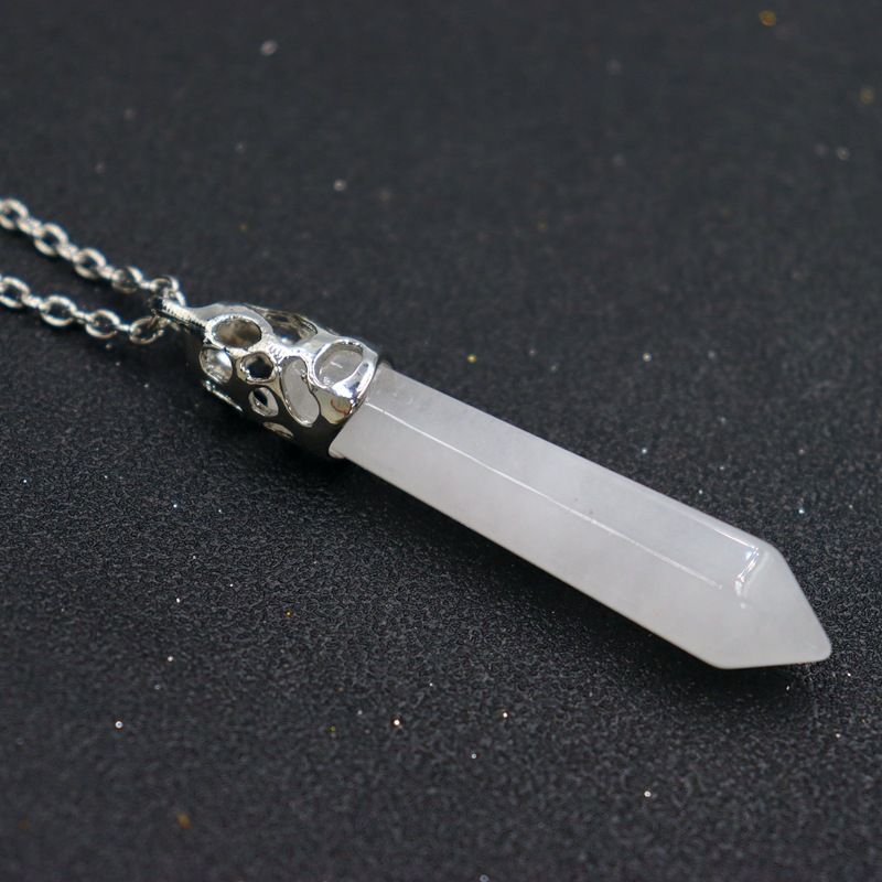 Collana con pendente a forma di proiettile in cristallo esagonale con quarzo rosa e ametista naturale_voghion.com