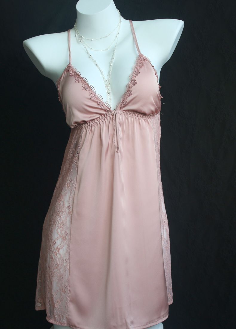 Sexet pyjamas Kvinders Forår og Sommer Ny efterår Brystpude Slynge Natkjole Blonde Pure Wind Front åbningsspænde Natkjole i høj kvalitet_voghion.com