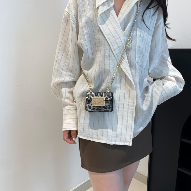 2025 Nuova squisita mini borsa quadrata alla moda con tracolla a catena stampata alla moda, piccola ed elegante, da donna_voghion.com