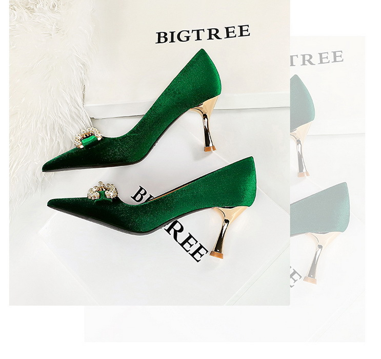 1818-K79 Scarpe col tacco alto da banchetto Edizione coreana Donna Xishi Pelle scamosciata Bocca bassa Punta in metallo Perla Fibbia con diamante d'acqua_voghion.com