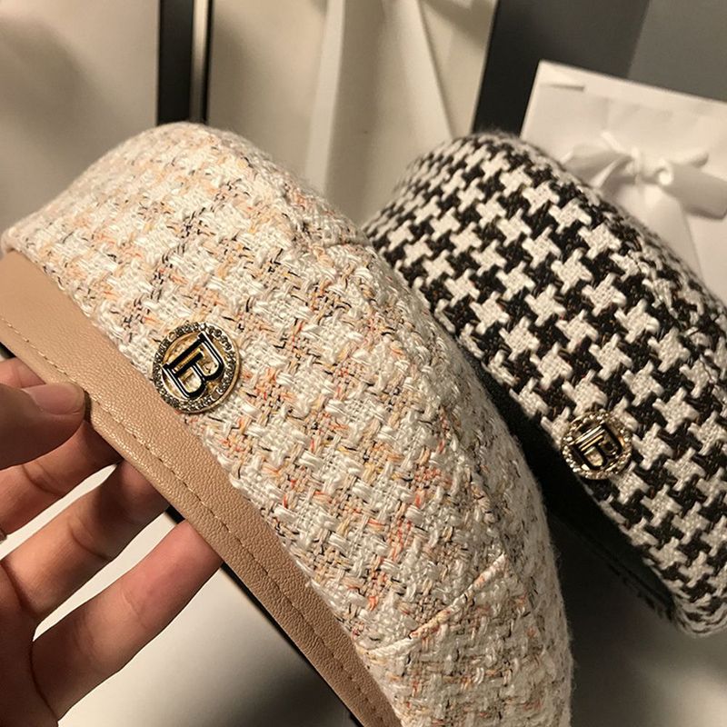Nei Ukomm Séiss PU Lieder Karo Hierscht B Buschtaf Kleng Parfüméiert All-Match Koreanesche Stil Houndstooth Moler Hutt Fraen Berets_voghion.com