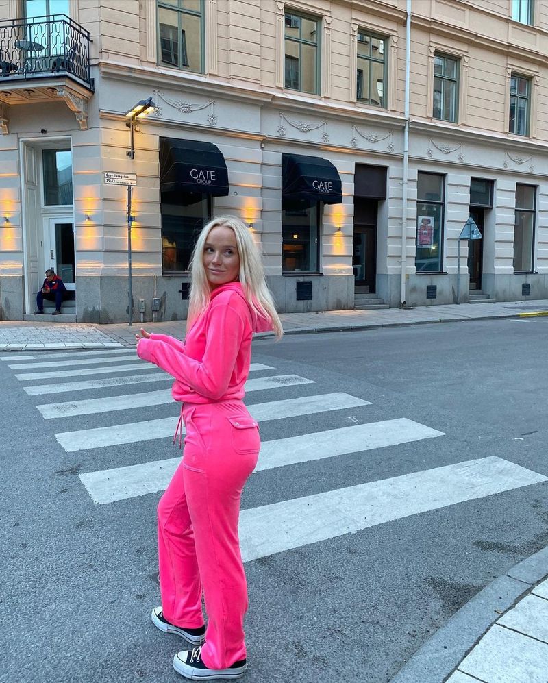 Samt-Trainingsanzug-Set für Damen – Jogginghose aus weichem Polyester und langärmliges Oberteil für Freizeitkleidung, Fitnessstudio, Lounge, Reisen – Schwarz/Hellblau/Pink/Rosa_voghion.com