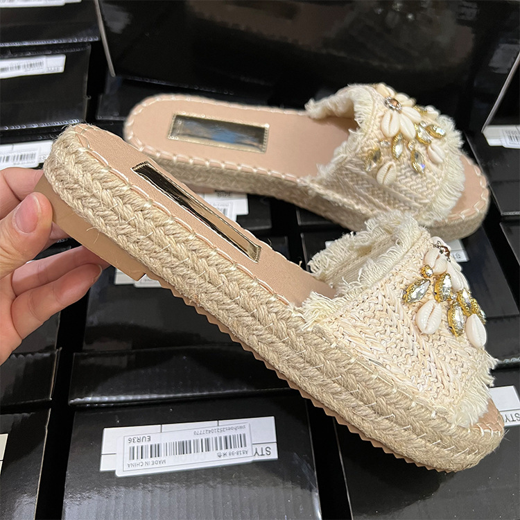 P5 commerce extérieur original unique coquille de plage et pantoufles 2023 été nouveau style ethnique gland plat tongs sandales_voghion.com