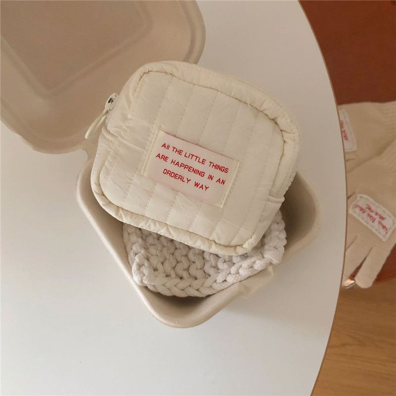 Koreanischen Stil Einfache Quadratische Kleine Make-Up Student Nische Kopfhörer Geldbörse Mädchen Tragbare Lippenstift Lagerung Tasche_voghion.com