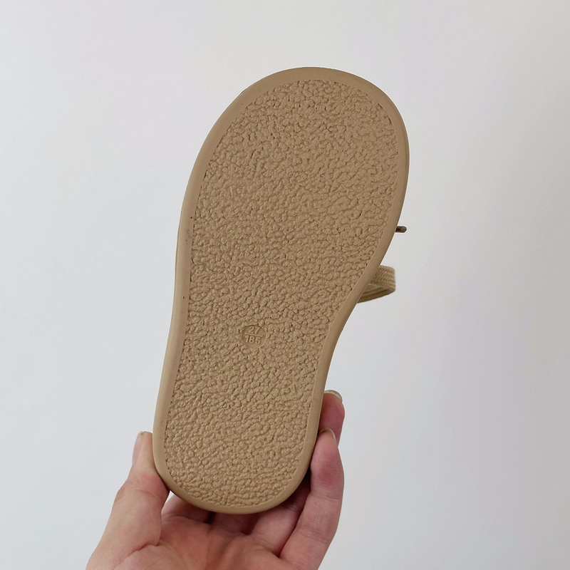 2024 Scarpe casual con testa a conchiglia alla moda in edizione coreana bianca per bambini nuovi della primavera 2024 per ragazzi e ragazze_voghion.com