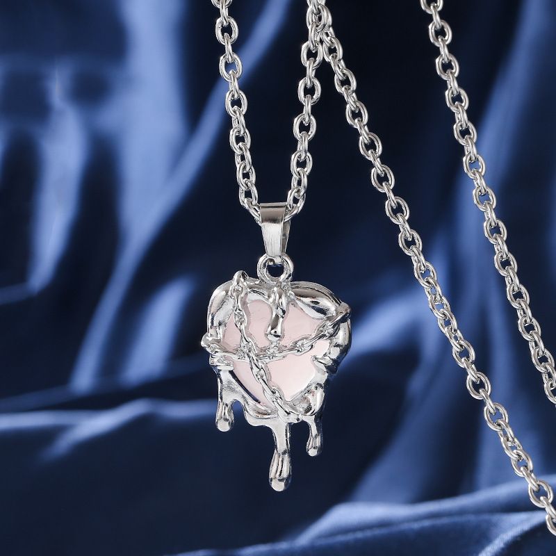 European And American Cute Fashion Personality Liquid Love Shape Pendant Exquisite Jewelry Hollow Crystal Inlaid Love Necklace_voghion.com