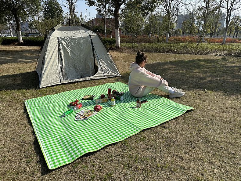 Tappetino da campeggio in tessuto per picnic all'aperto con pellicola colorata ispessita, per dormitorio, resistente all'umidità_voghion.com